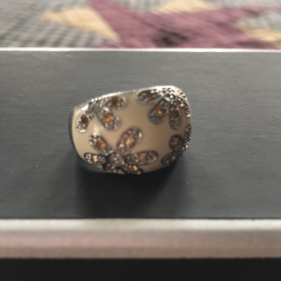 Ring - Picture 1 of 1